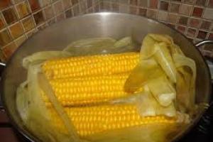 How many minutes to cook corn on the cob and vacuum packaging: how to cook it correctly Frozen corn recipes